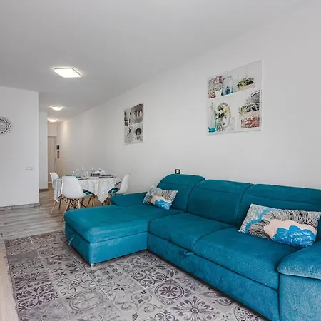شقة Cozy In El Duque By Altamarhomes