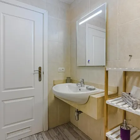 شقة Cozy In El Duque By Altamarhomes