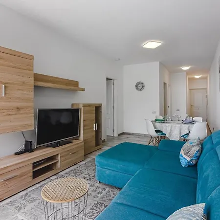 Apartament Cozy In El Duque By Altamarhomes