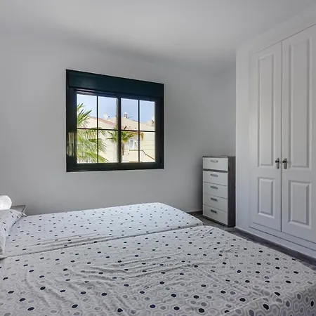Cozy In El Duque By Altamarhomes *