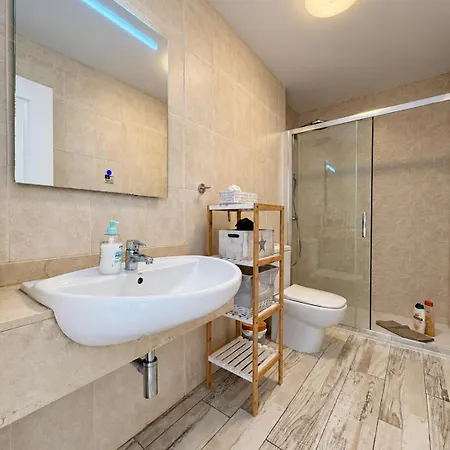Cozy In El Duque By Altamarhomes *