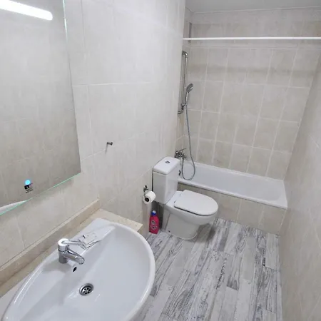 Cozy In El Duque By Altamarhomes * אדחה