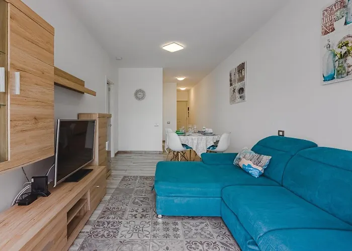 Lägenhet Cozy In El Duque By Altamarhomes *