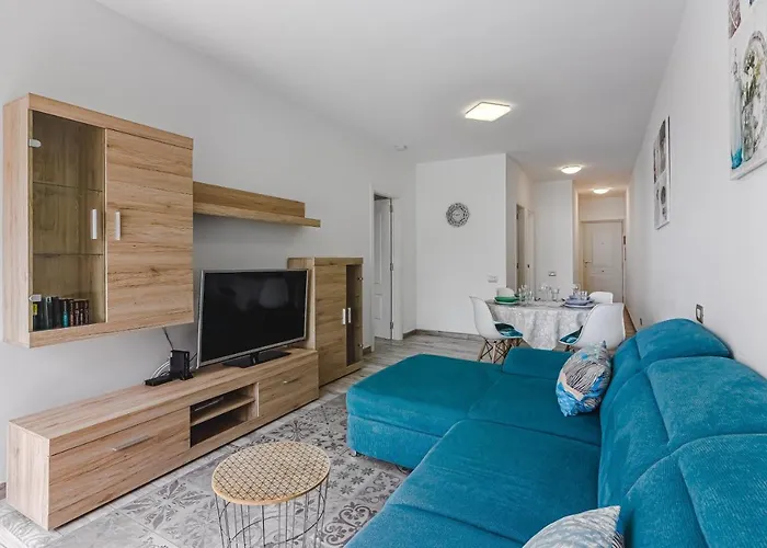 Lägenhet Cozy In El Duque By Altamarhomes