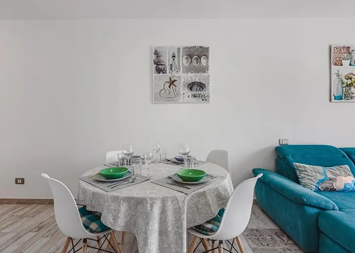 Cozy In El Duque By Altamarhomes *