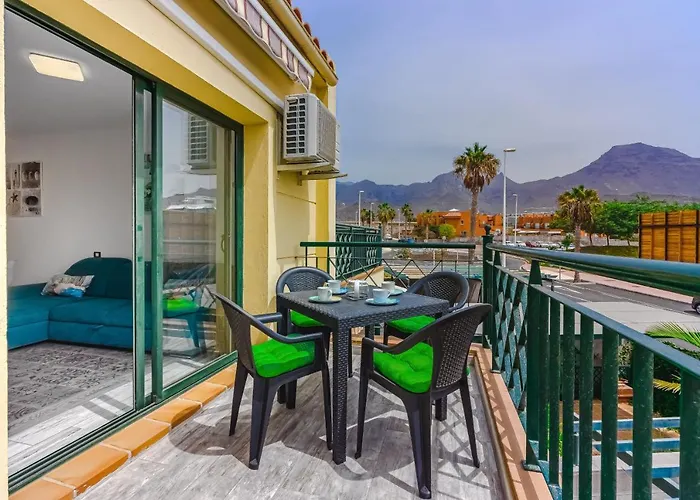 Apartment Cozy In El Duque By Altamarhomes